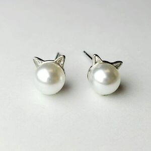 Silver Pearl Cat Earrings 😻